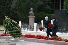 Azərbaycan ictimaiyyəti ulu öndər Heydər Əliyevin xatirəsini yad edir (FOTO)