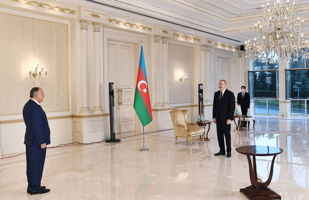 Prezident İlham Əliyev Əfqanıstanın Azərbaycanda yeni təyin olunmuş səfirinin etimadnaməsini qəbul edib (FOTO/VİDEO) (YENİLƏNİB)