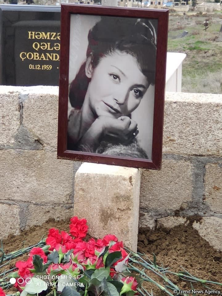 Səfurə İbrahimova dəfn edilib (FOTO)