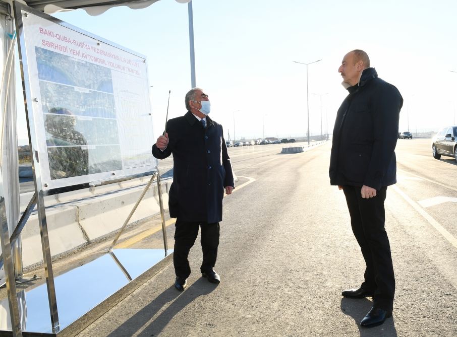 Prezident İlham Əliyev Bakı-Quba-Rusiya Federasiyası ilə dövlət sərhədi avtomobil yolunun yenidən qurulmuş hissəsində görülən işlərlə tanış olub (FOTO/VİDEO)