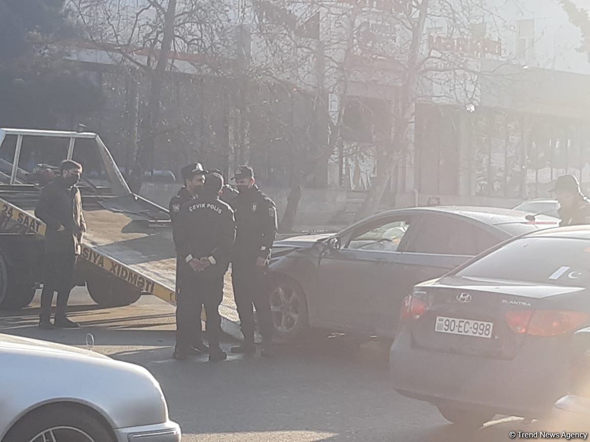 Bakıda qəza: Prospektdə sıxlıq var (FOTO)