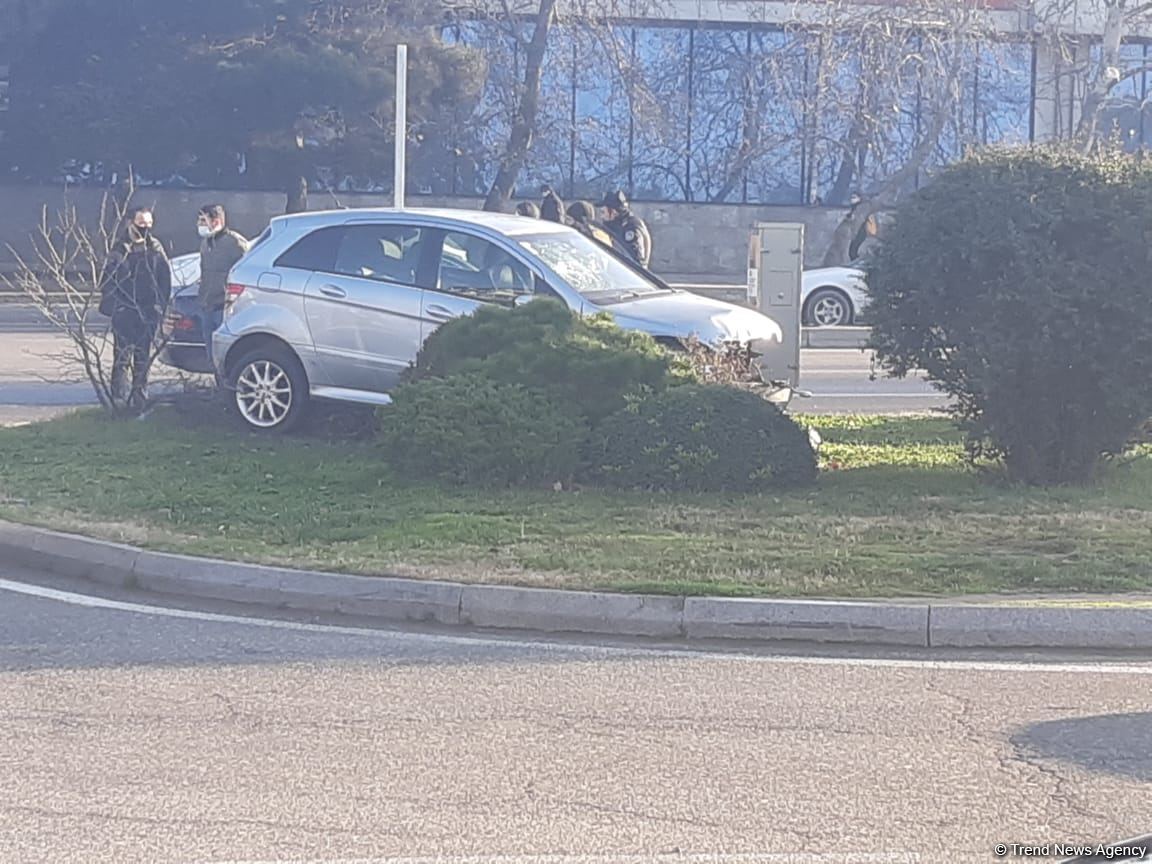 Bakıda qəza: Prospektdə sıxlıq var (FOTO)