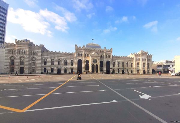 Bakının mərkəzində yeni pullu parkinq yaradılır (FOTO)