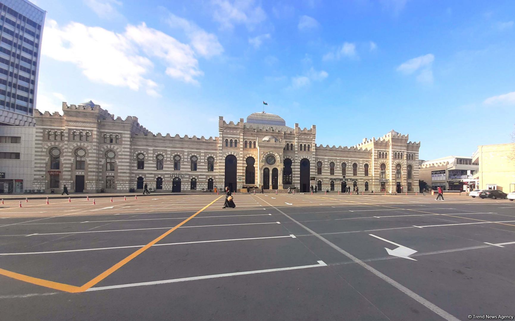 Bakının mərkəzində yeni pullu parkinq yaradılır (FOTO)