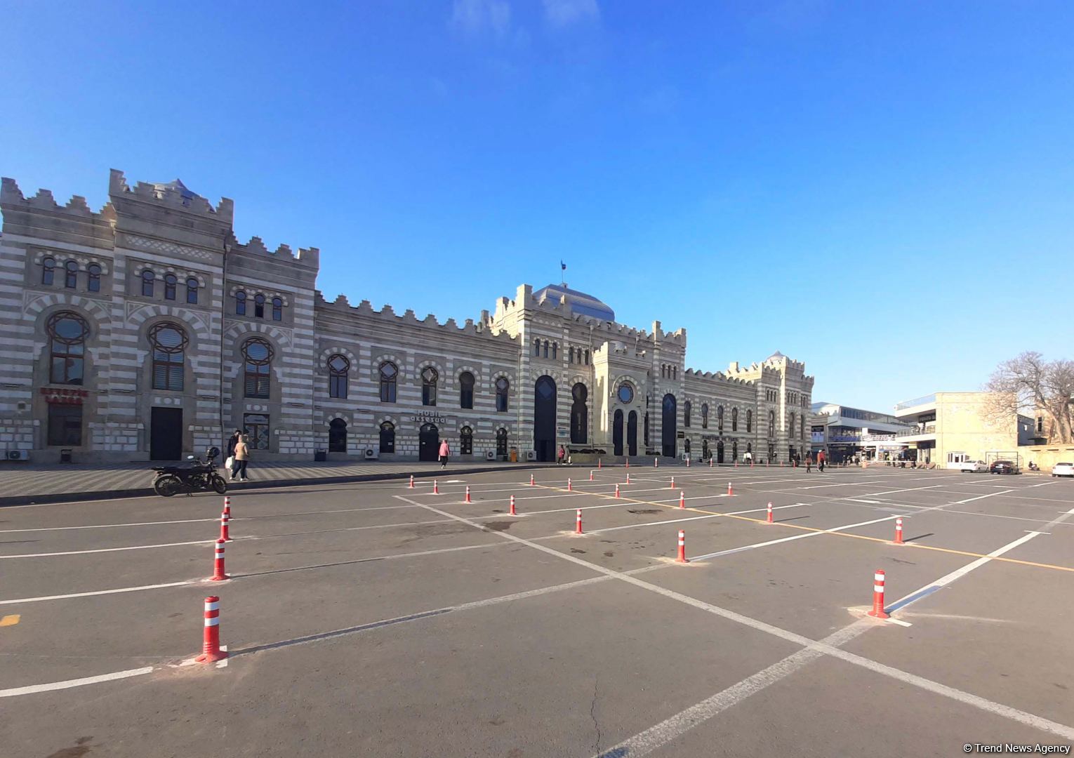Bakının mərkəzində yeni pullu parkinq yaradılır (FOTO)