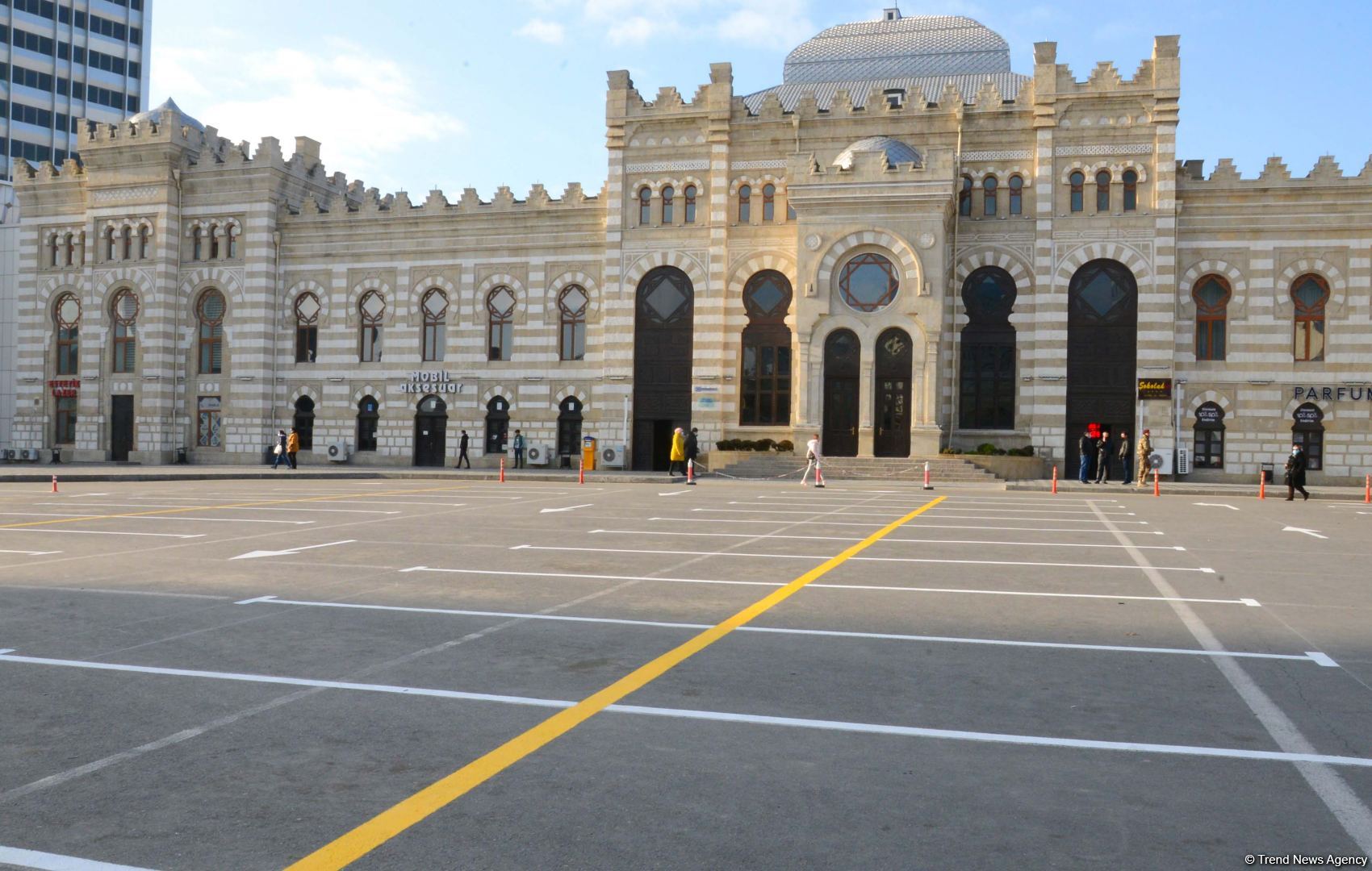 Bakının mərkəzində yeni pullu parkinq yaradılır (FOTO)