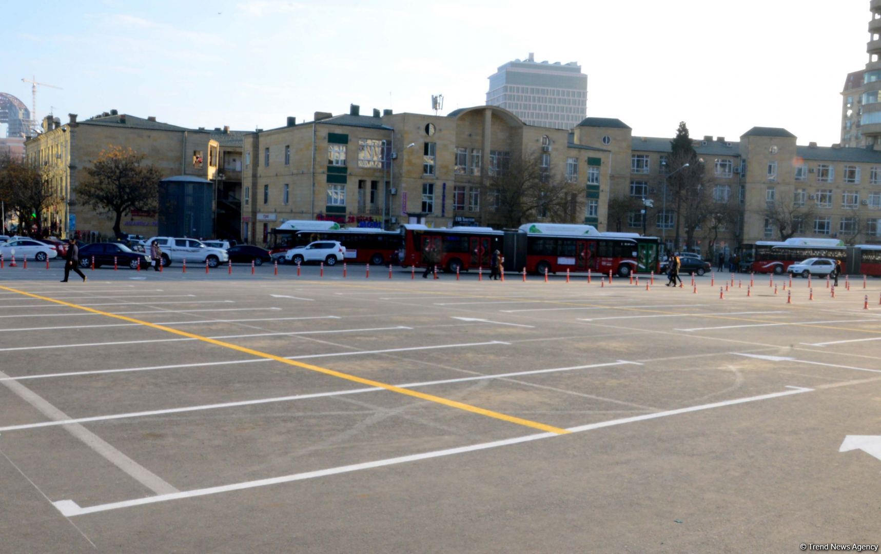 Bakının mərkəzində yeni pullu parkinq yaradılır (FOTO)