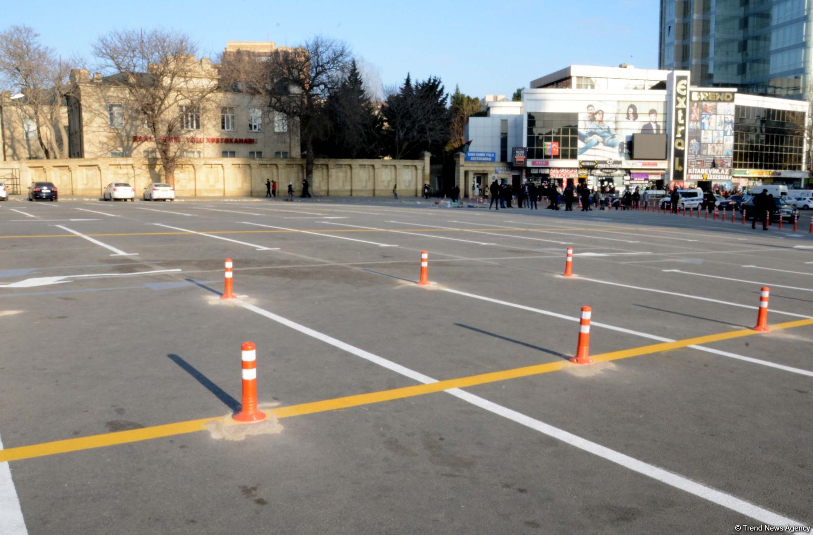 Bakının mərkəzində yeni pullu parkinq yaradılır (FOTO)