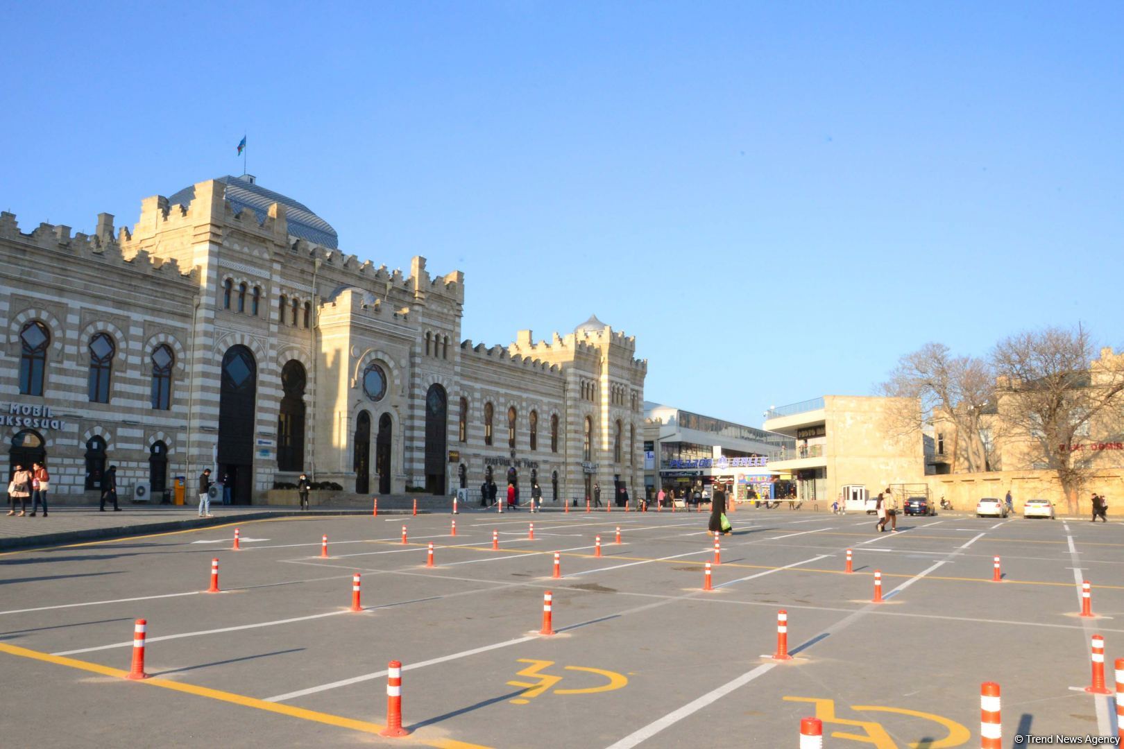 Bakının mərkəzində yeni pullu parkinq yaradılır (FOTO)