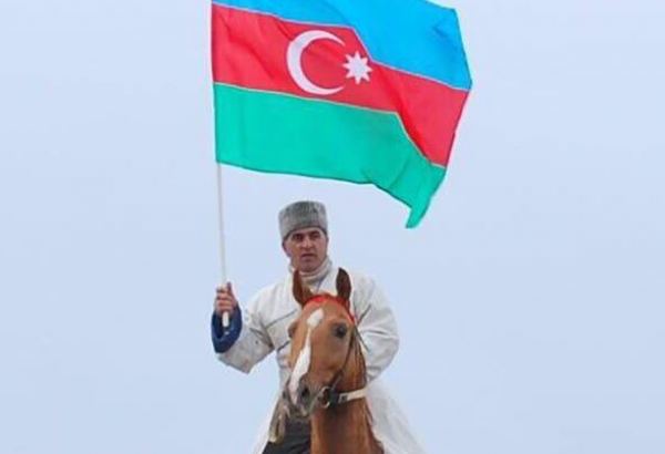 Kəndimiz işğal olunanda nəsli kəsilməsin deyə, Qarabağ atlarını Bakıya gətirdim - Şəmsəddin Atayev (FOTO)