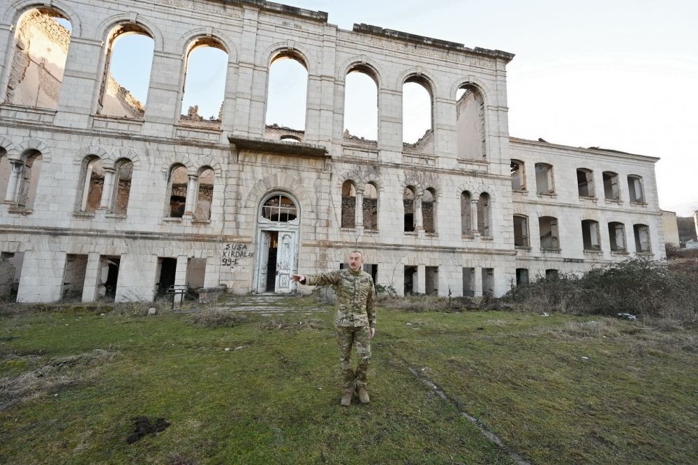 Prezident İlham Əliyev Füzuli rayonunda Füzuli-Şuşa yolunun və hava limanının təməlini qoyub, Şuşa şəhərində səfərdə olub (FOTO/VİDEO) (YENİLƏNİB)