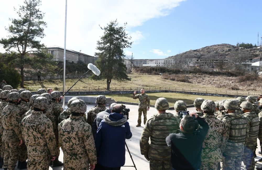 Prezident İlham Əliyev: Bütün şəhid ailələrinə dövlət tərəfindən mənzillər, evlər veriləcək