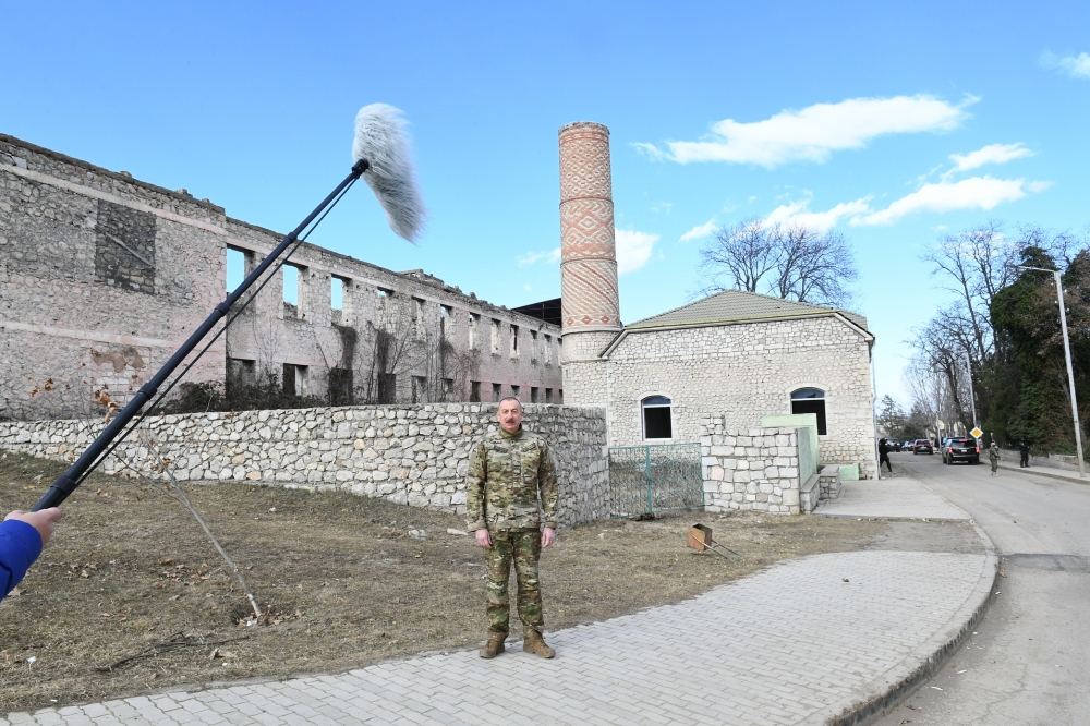 Prezident İlham Əliyev Füzuli rayonunda Füzuli-Şuşa yolunun və hava limanının təməlini qoyub, Şuşa şəhərində səfərdə olub (FOTO/VİDEO) (YENİLƏNİB)