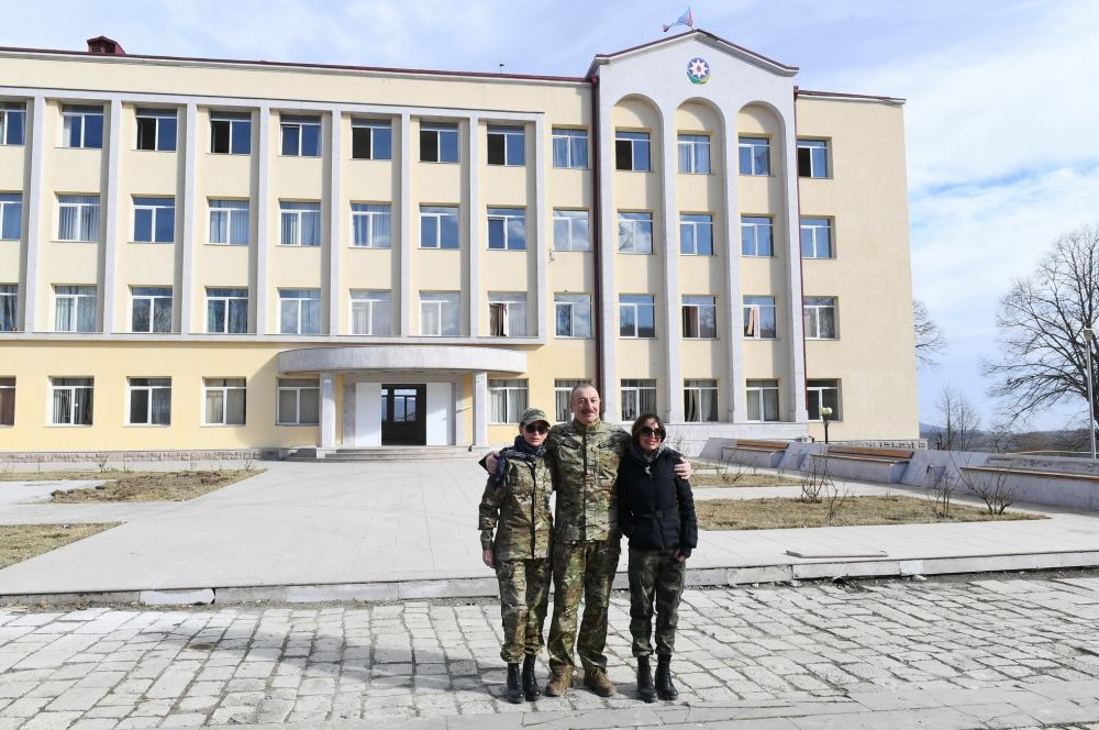 Prezident İlham Əliyev Füzuli rayonunda Füzuli-Şuşa yolunun və hava limanının təməlini qoyub, Şuşa şəhərində səfərdə olub (FOTO/VİDEO) (YENİLƏNİB)