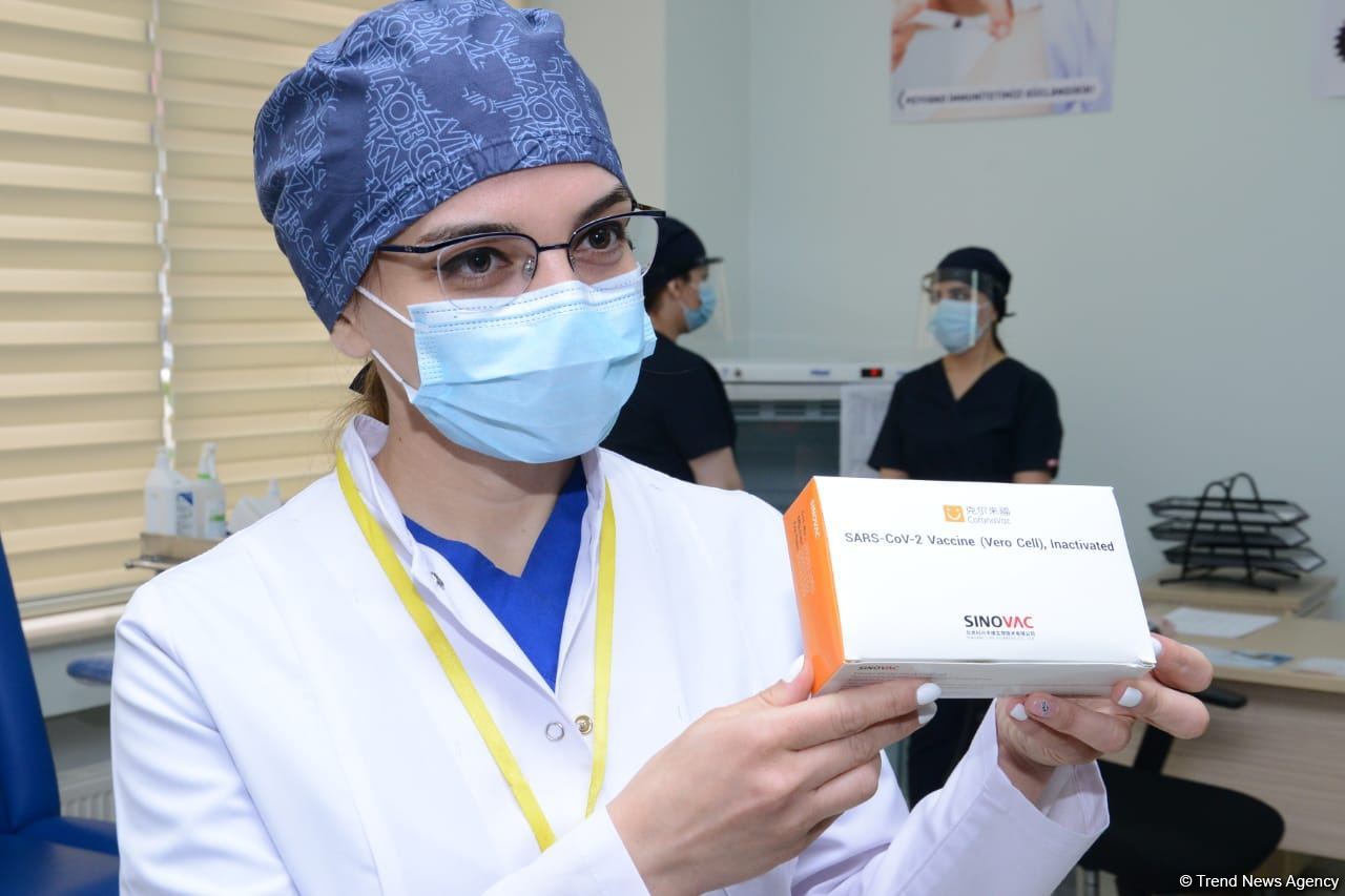 Tibb işçilərinin koronavirusa qarşı vaksinasiyasına start verildi (FOTO)