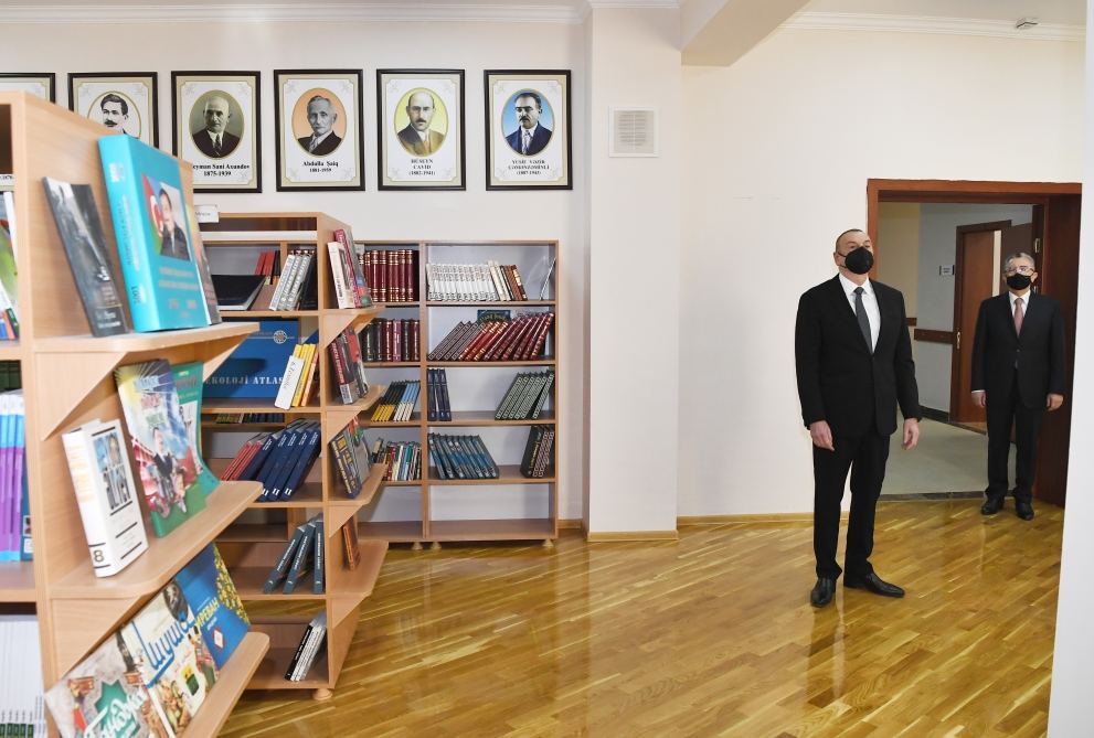 Prezident İlham Əliyev Sabunçu və Suraxanı rayonlarında yenidən tikilən məktəblərdə yaradılan şəraitlə tanış olub (YENİLƏNİB) (FOTO/VİDEO)