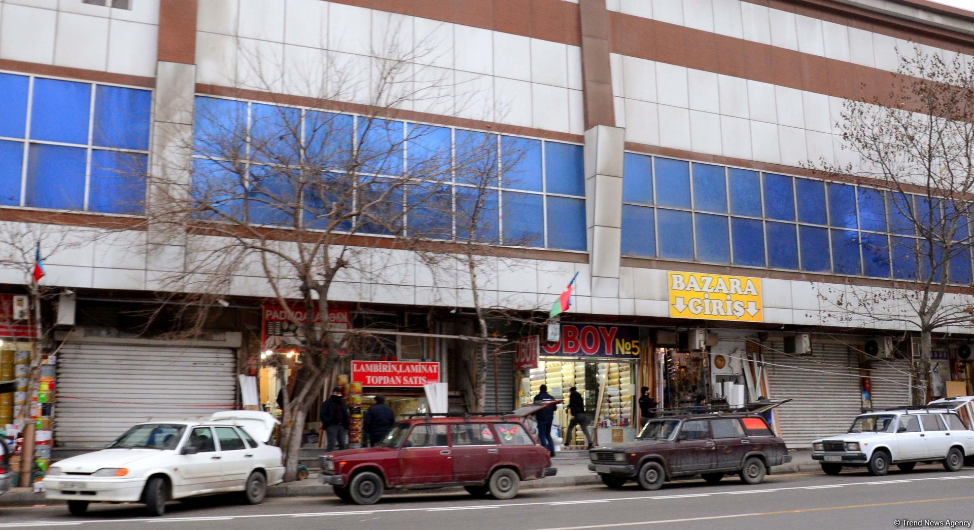 Sıxlığın həlli üçün çəkilən avtobus zolaqları özü sıxlıq yaradır - Nəzarət gücləndirilməlidir (FOTO)