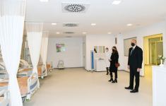 Prezident İlham Əliyev və birinci xanım Mehriban Əliyeva Abşeron Rayon Mərkəzi Xəstəxanasının yeni binasının açılışında iştirak ediblər (FOTO/VİDEO) (YENİLƏNİB)