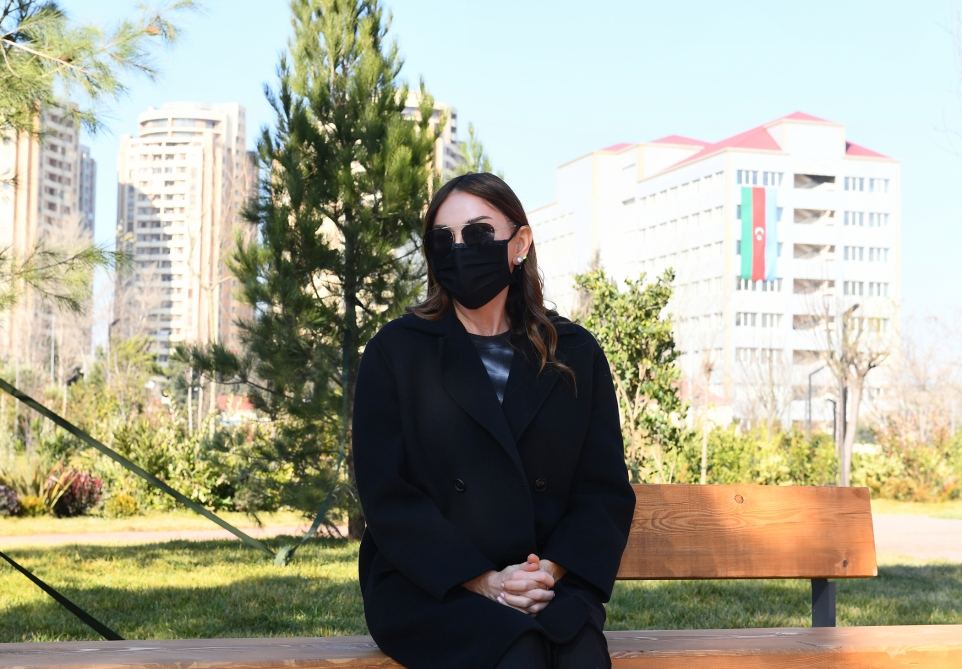 Prezident İlham Əliyev və birinci xanım Mehriban Əliyeva Yasamalda yeni salınan meşə tipli parkın açılışında iştirak ediblər (FOTO/VİDEO)