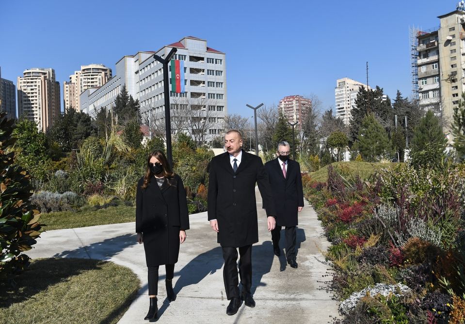 Prezident İlham Əliyev və birinci xanım Mehriban Əliyeva Yasamalda yeni salınan meşə tipli parkın açılışında iştirak ediblər (FOTO/VİDEO)