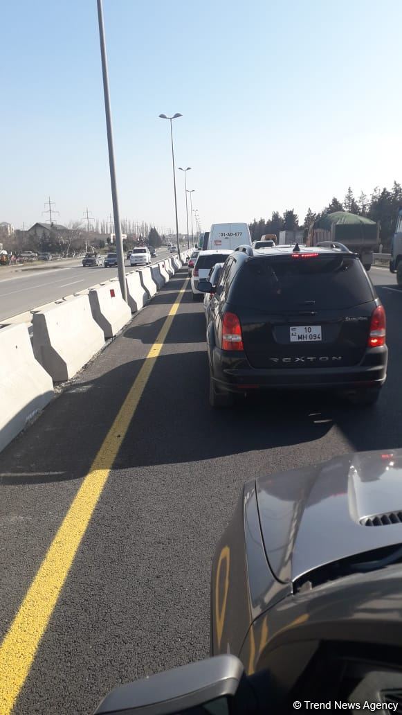 Bakı-Sumqayıt yolunda uzun tıxac yaranıb (FOTO/VİDEO)