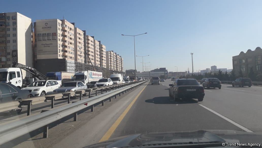 Bakı-Sumqayıt yolunda uzun tıxac yaranıb (FOTO/VİDEO)