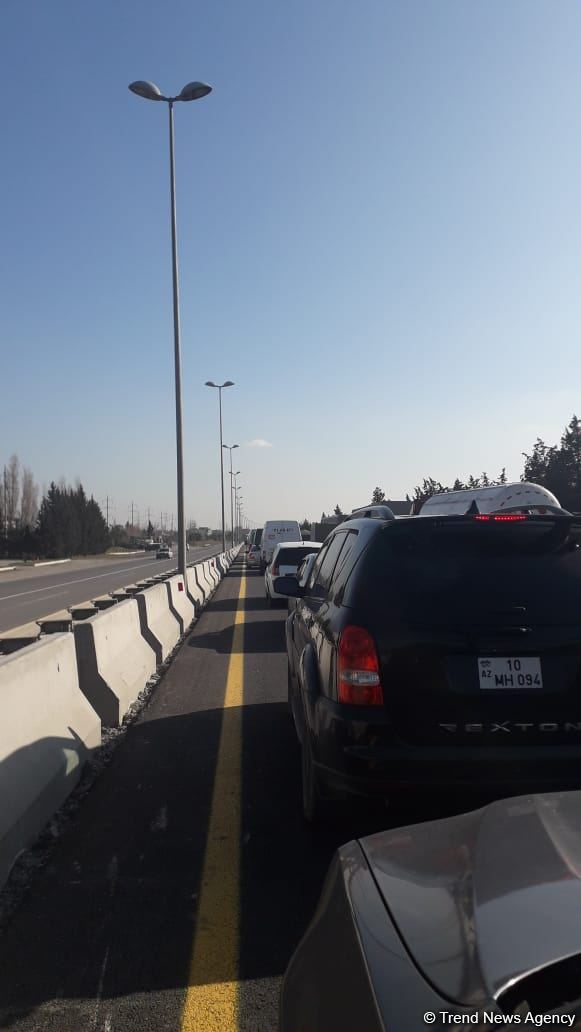 Bakı-Sumqayıt yolunda uzun tıxac yaranıb (FOTO/VİDEO)