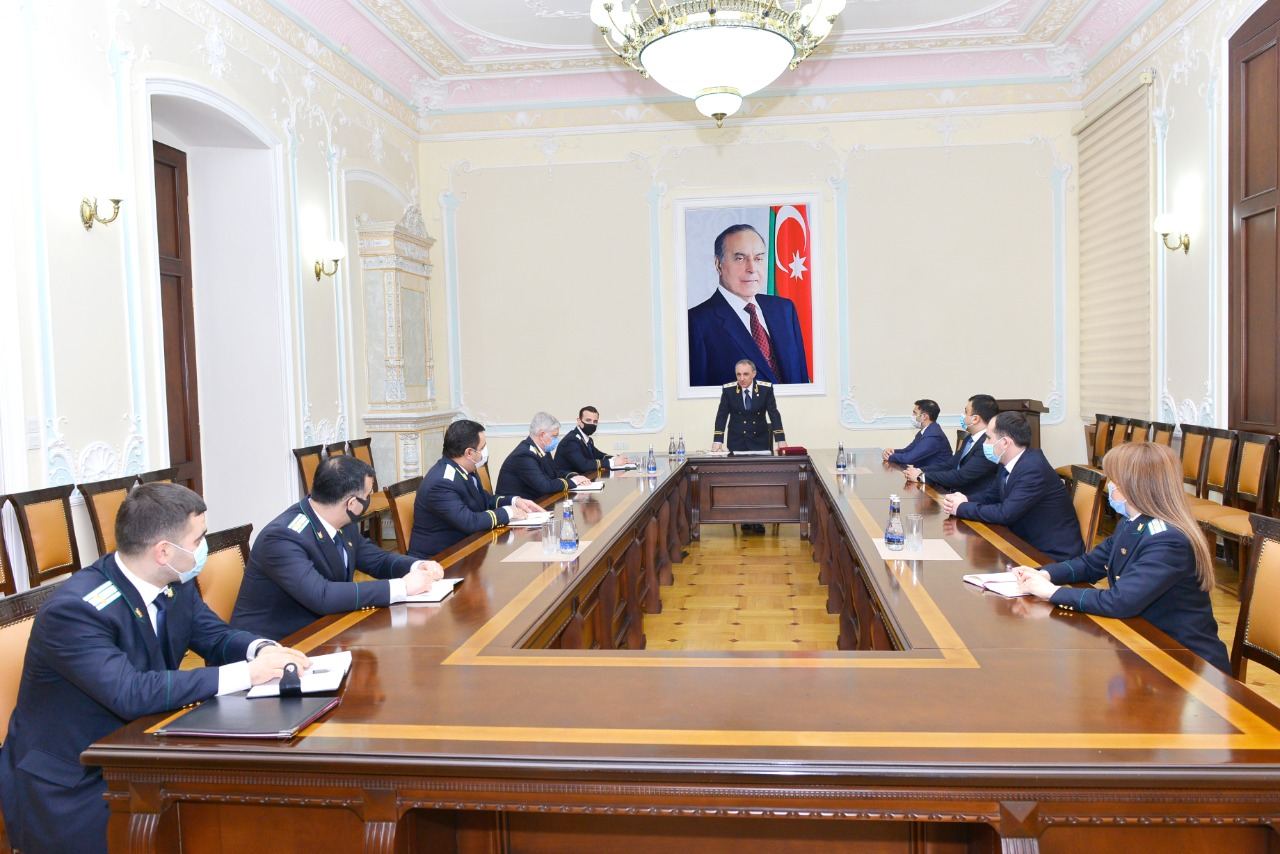 Kamran Əliyev hakim təyin edilən prokurorluq işçiləri ilə görüşüb (FOTO)
