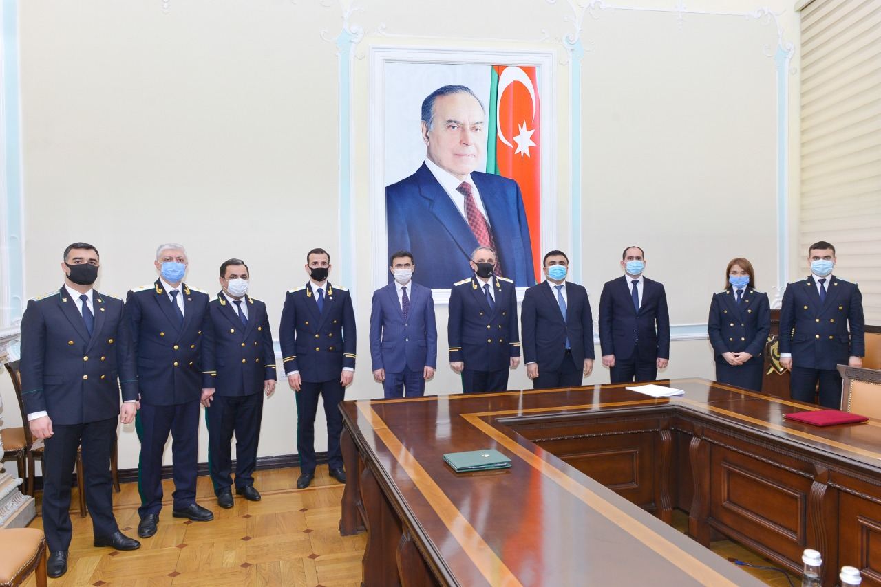 Kamran Əliyev hakim təyin edilən prokurorluq işçiləri ilə görüşüb (FOTO)