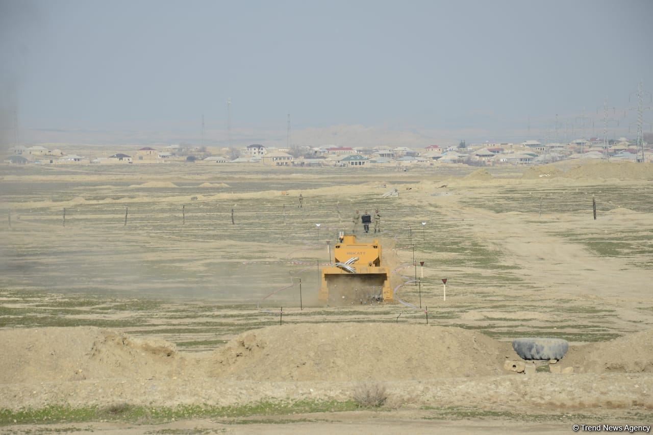 Türkiyədən gətirilən texnikalar real şəraitdə minatamizləmə fəaliyyəti icra ediblər - Trend TV-nin REPORTAJI (FOTO)