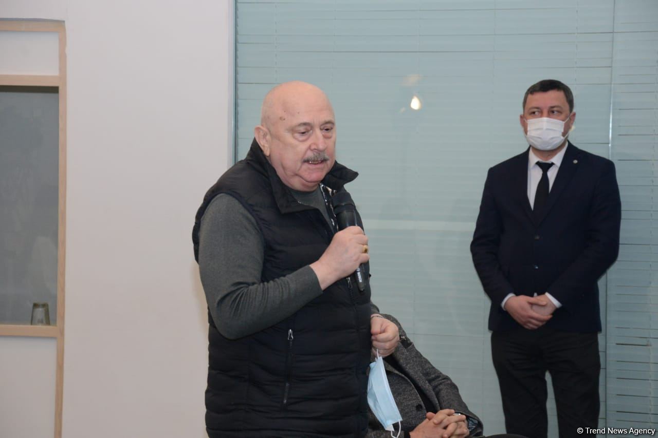 Rusiyanın hərbi eksperti İqor Korotçenko ilə görüş keçirilib (FOTO)