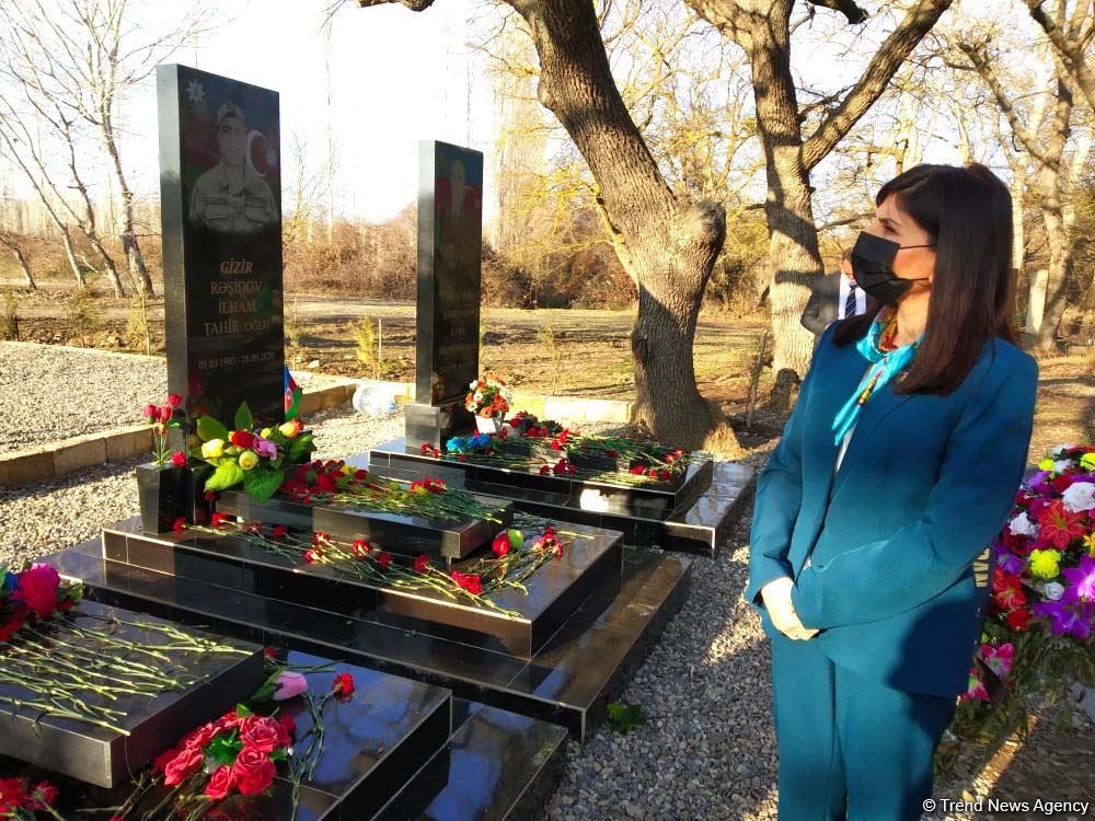 Millət vəkili Sevil Mikayılova seçiciləri ilə görüşüb, şəhid ailələrini ziyarət edib (FOTO)