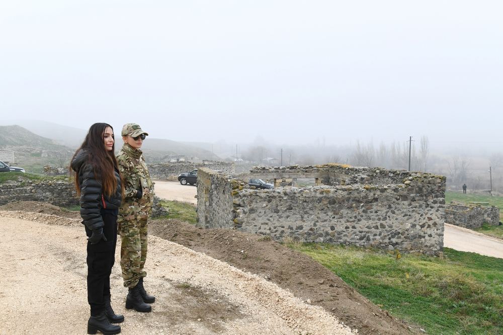 Prezident İlham Əliyev və birinci xanım Mehriban Əliyeva Füzuli, Zəngilan, Laçın və Cəbrayıl rayonlarında olublar (FOTO/VİDEO) (YENİLƏNİB)