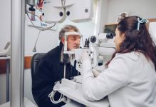 "YAŞAT" daha iki qazinin və iki şəhid atasının əməliyyat xərclərini ödədi (FOTO)