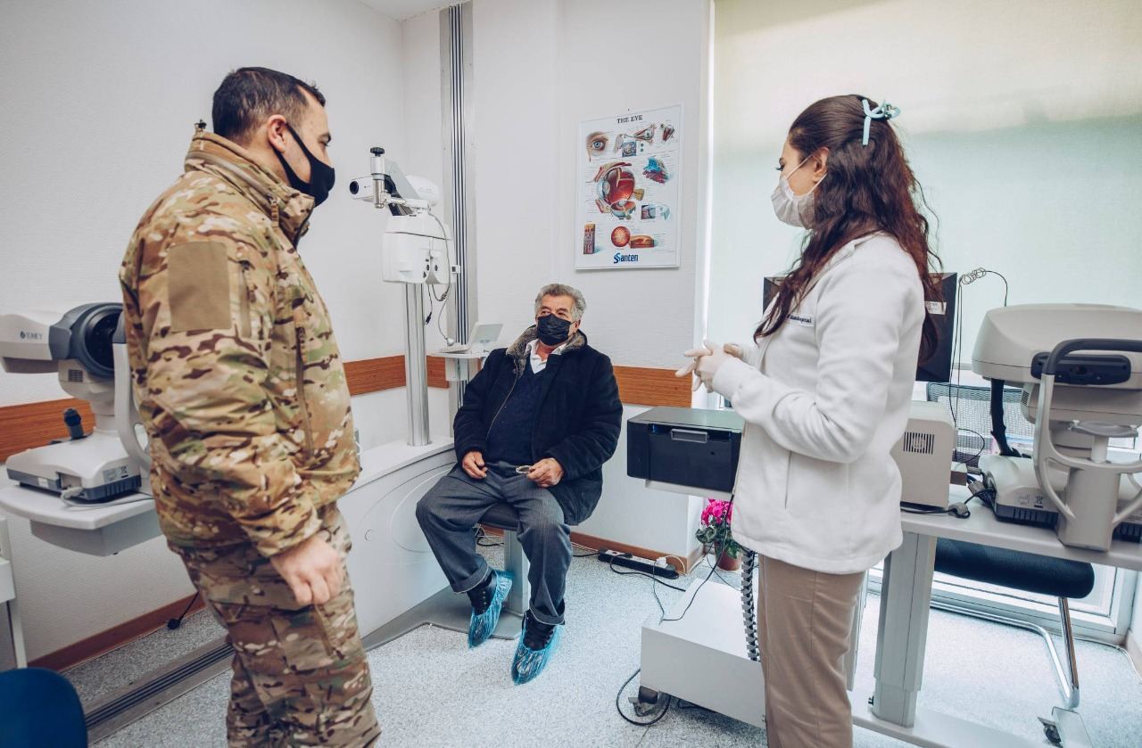 "YAŞAT" daha iki qazinin və iki şəhid atasının əməliyyat xərclərini ödədi (FOTO)