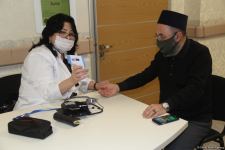 Özümü çox yaxşı hiss edirəm - Peyvənd olunan QMİ nümayəndəsi (FOTO)
