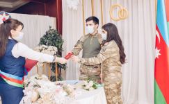 Qazimiz müharibədə tibb bacısı kimi iştirak edən xanımla nikah bağlayıb (FOTO/VİDEO)