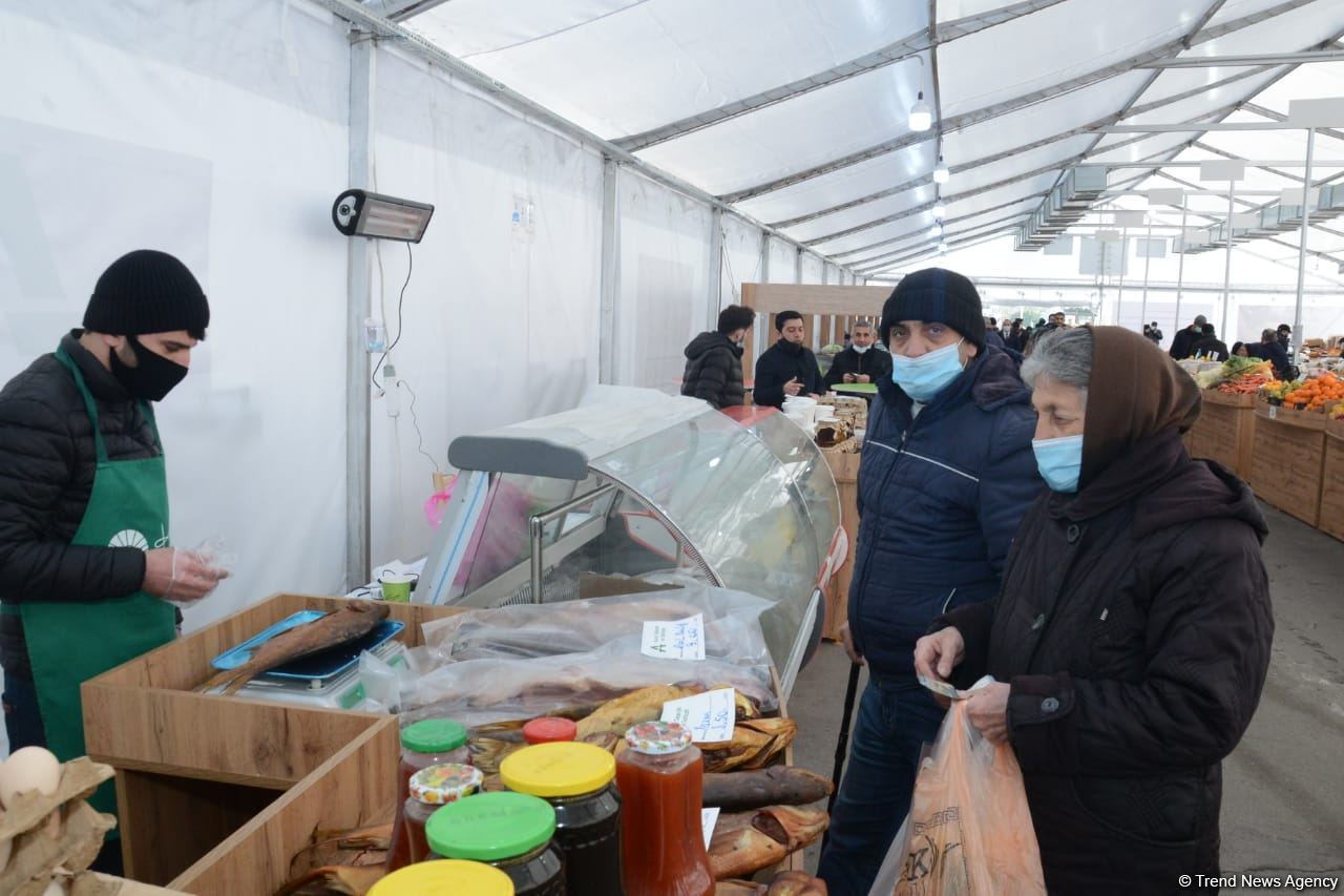 Bakıda yarmarkalar keçirilir: Bəs qiymətlər necədir? (FOTO/VİDEO)