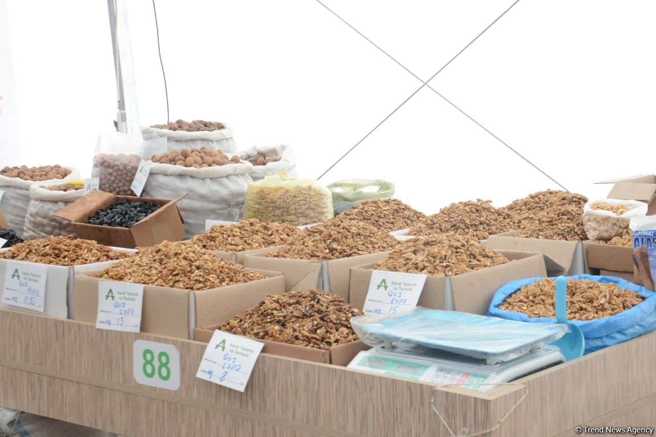 Bakıda yarmarkalar keçirilir: Bəs qiymətlər necədir? (FOTO/VİDEO)