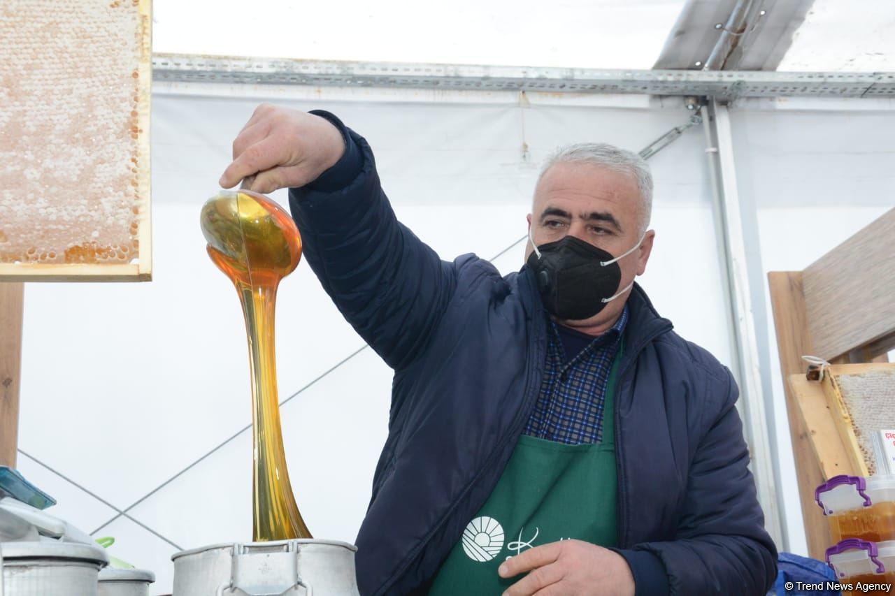 Bakıda yarmarkalar keçirilir: Bəs qiymətlər necədir? (FOTO/VİDEO)