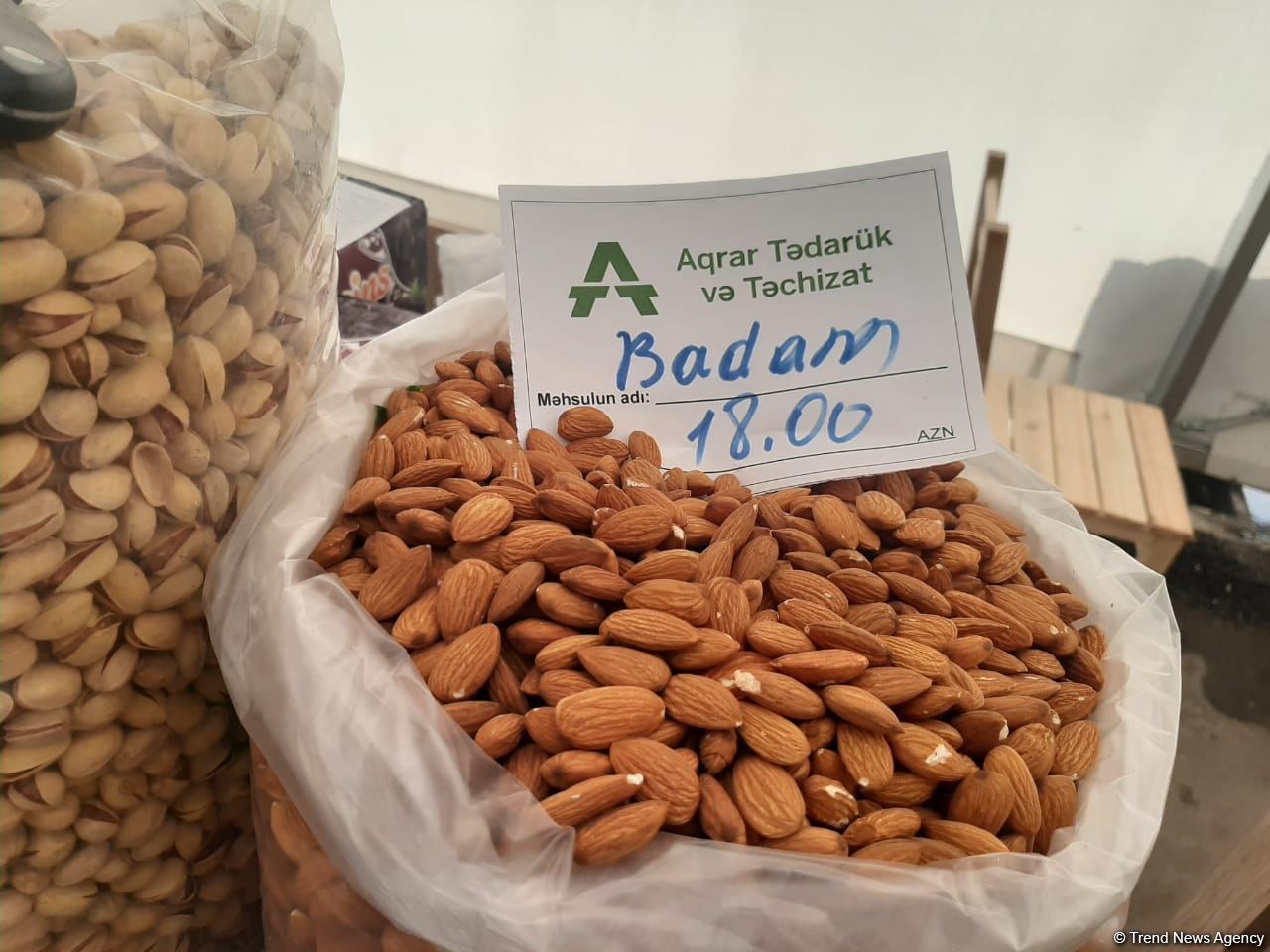 Bakıda yarmarkalar keçirilir: Bəs qiymətlər necədir? (FOTO/VİDEO)
