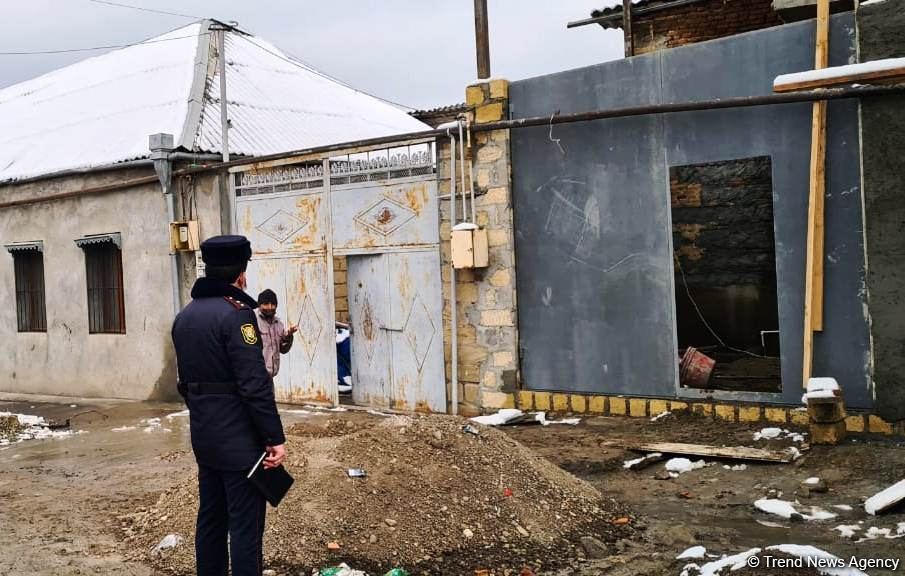 Gəncədə tikinti zamanı qanunu pozan şəxs cərimələndi