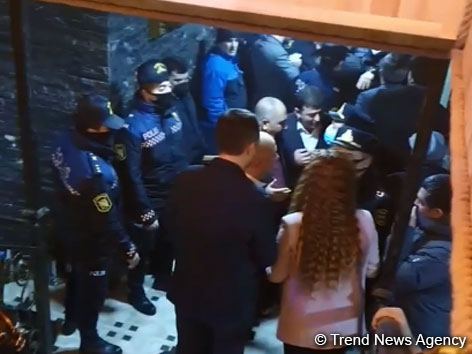 Tanınmış meyxanaçılar karantin rejimini pozduğuna görə cərimələndi (FOTO)