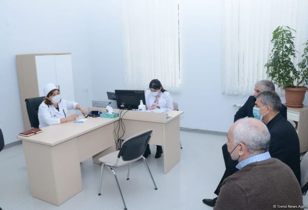 Peyvənd olunan partiya sədrləri insanları vaksinasiyaya çağırır - Trend TV-nin REPORTAJI