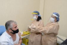Siyasi partiya nümayəndələri vaksinasiya olunur (FOTO/VİDEO)