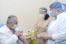 Siyasi partiya nümayəndələri vaksinasiya olunur (FOTO/VİDEO)