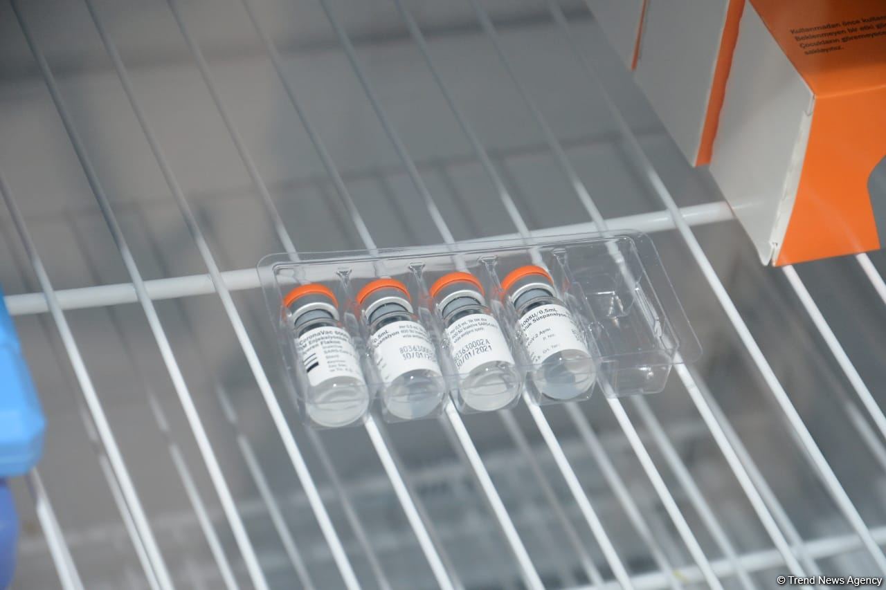 Siyasi partiya nümayəndələri vaksinasiya olunur (FOTO/VİDEO)