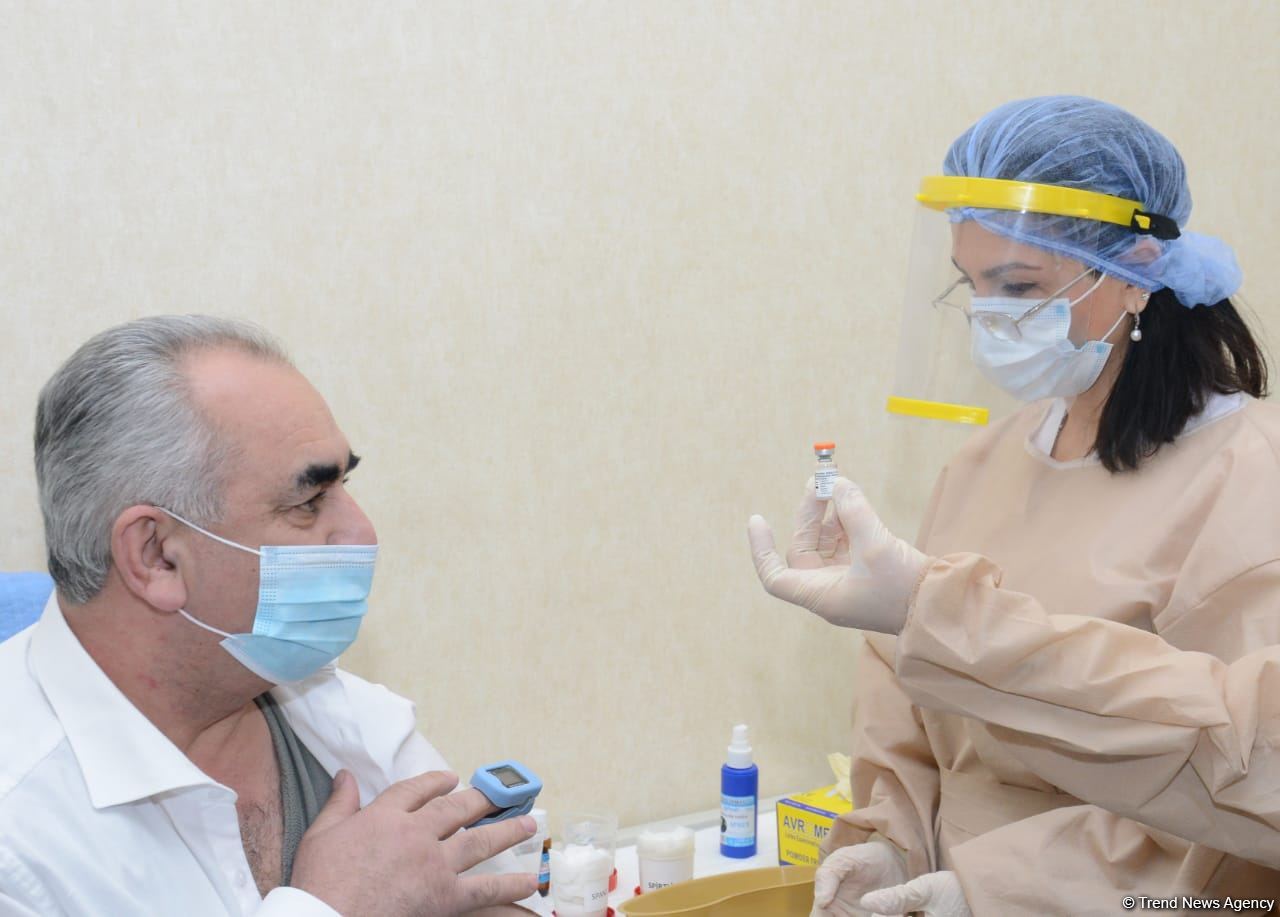Siyasi partiya nümayəndələri vaksinasiya olunur (FOTO/VİDEO)