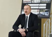Prezident İlham Əliyev Ramanada şəhid ailələri və müharibə əlillərinə mənzillərin təqdim olunması mərasimində iştirak edib (FOTO) (YENİLƏNİB)