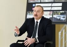 Prezident İlham Əliyev Ramanada şəhid ailələri və müharibə əlillərinə mənzillərin təqdim olunması mərasimində iştirak edib (FOTO) (YENİLƏNİB)